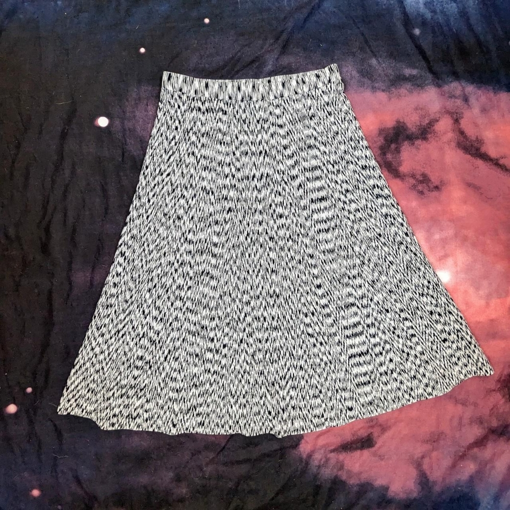 Ann Taylor Petite Black & White Static Circle Midi Skirt